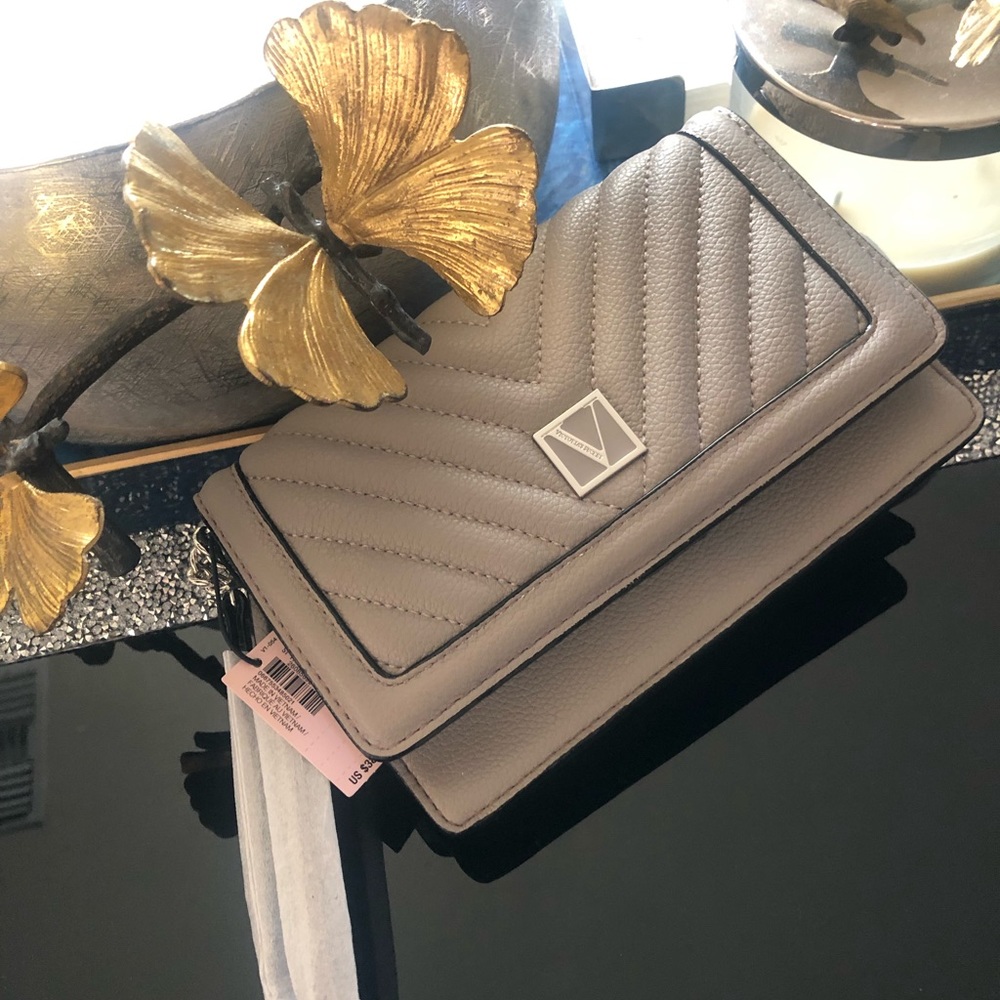 🎁 Christmas Gift Victoria’s Secret Wristlet wallet / clutch for Holliday